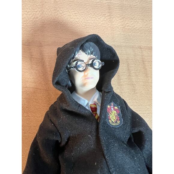 Harry Potter WBEI Action Figure Gryffindor Robe 7” - Picture 2 of 8